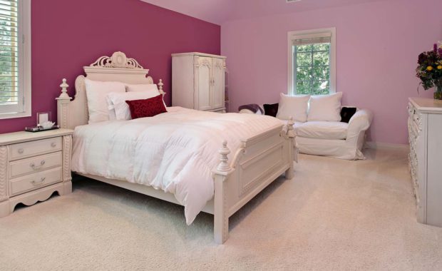 a bedroom that received steam free carpet cleaning